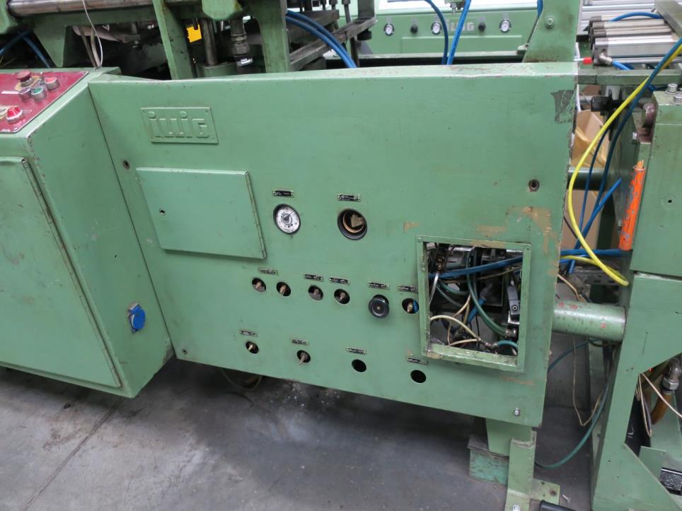 Injection molding machines and thermoforming machines -5